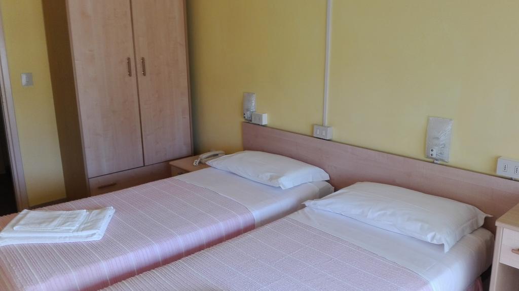 Hotel Ninfea Червия Экстерьер фото