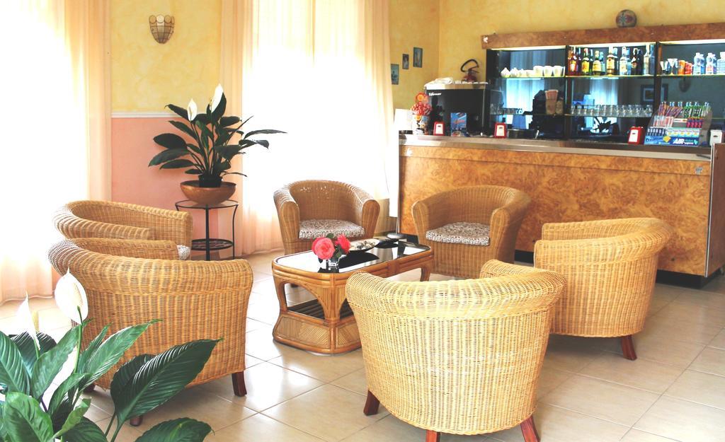 Hotel Ninfea Червия Экстерьер фото