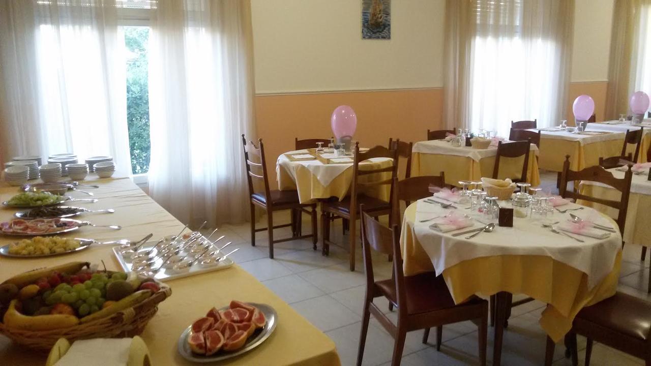Hotel Ninfea Червия Экстерьер фото