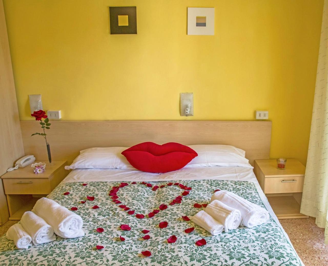 Hotel Ninfea Червия Экстерьер фото